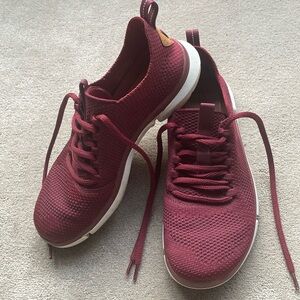 Clarks Trigenic light mesh sneakers maroon 8.1/2 M